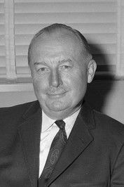  Джеймс Алгар