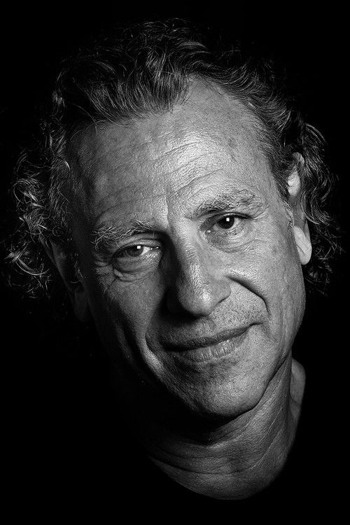 Енриqуе Симóн