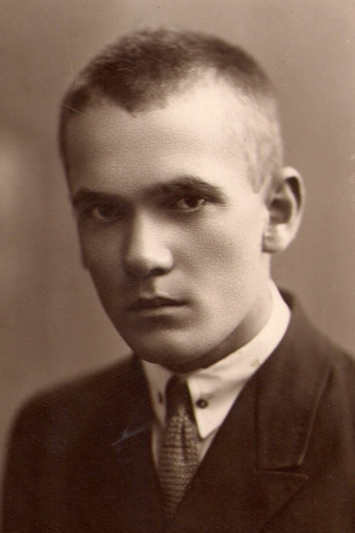 Максим Лужанин