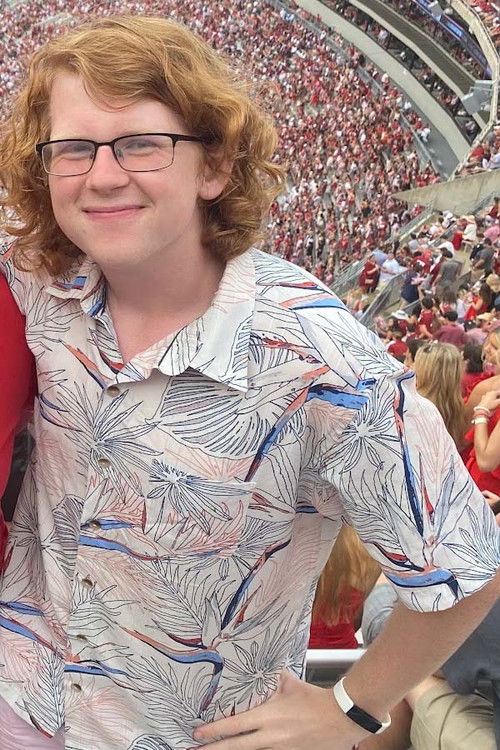 Логан Бусбее