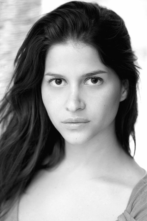 Алондра Салинас