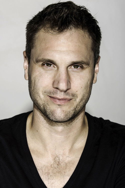 Jустен Наугхтон