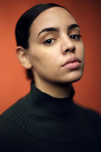 Йаззмин Неwелл