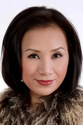 Елаине Цхоw Сау-Лан