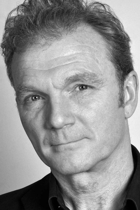 Киерон Jеццхинис