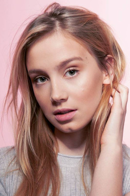 Анна Кадеřáвковá