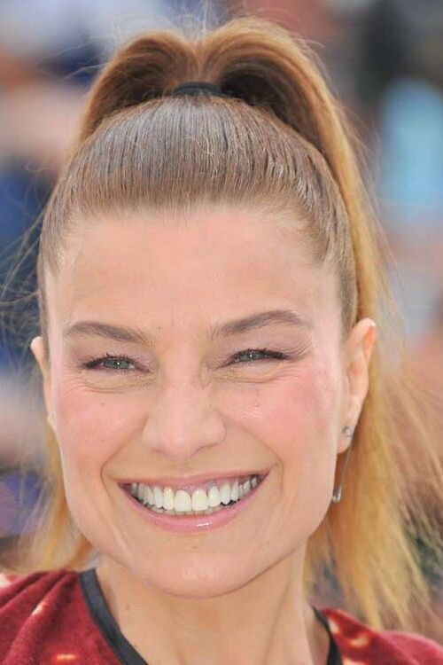  Элли Медейрос