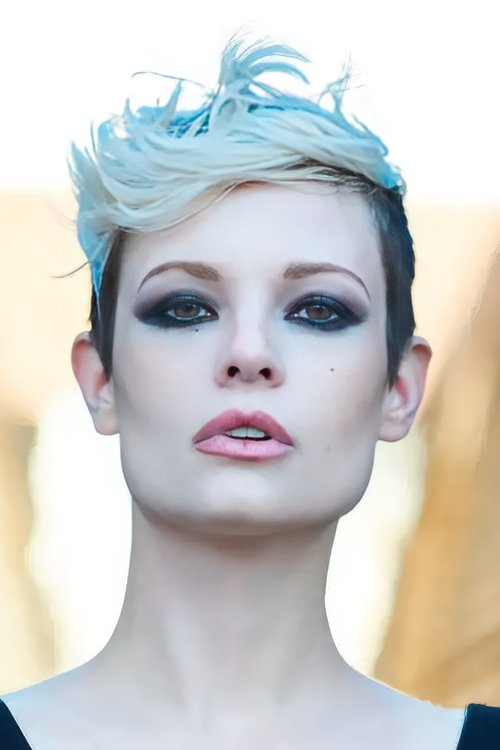 Йвонне Емилие Тхäлкер