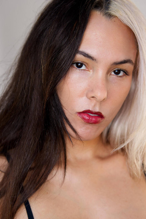 Доминиqуе Стар