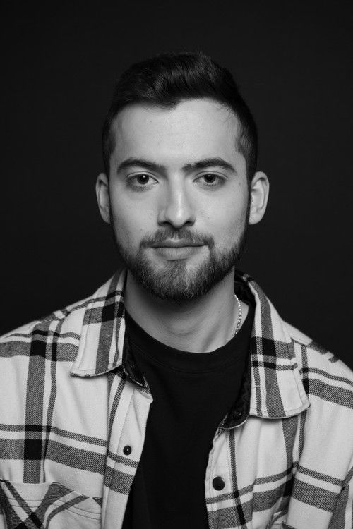 Рйан Кханна