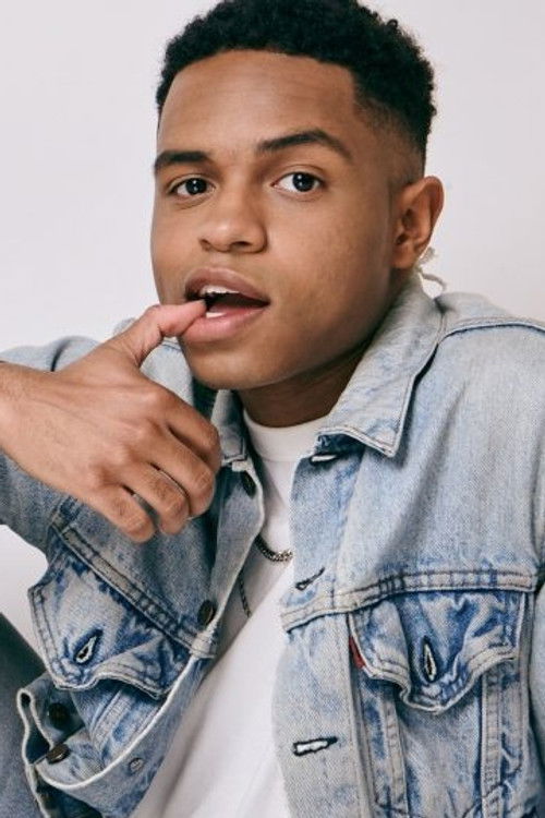 Роман Банкс