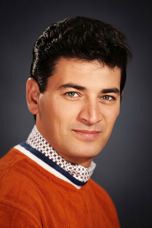 Аднан Şенсес