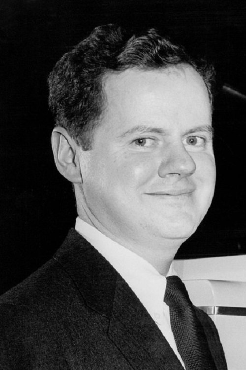 Даниел Петрие