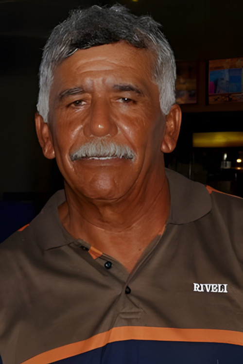 Нéстор Марíн