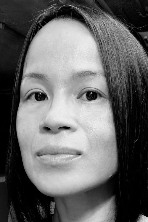 Емилие Хуйнх