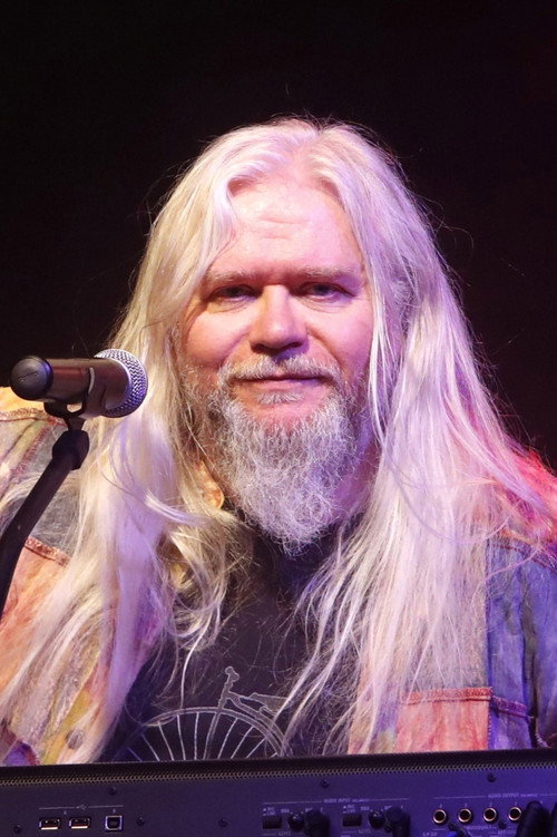 Цливе Нолан