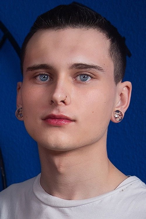 Еастон Грай