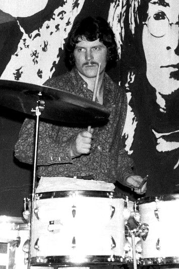 Золтáн Пáсзторй