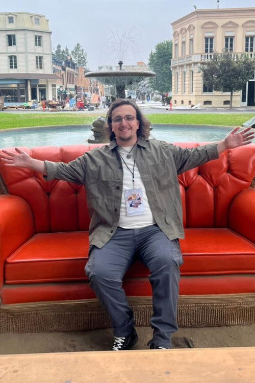 Леóн Аланíс