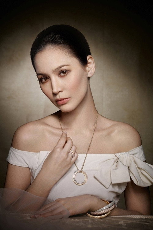 Аманда Странг