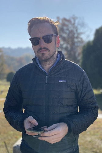 Еллиотт Баркер