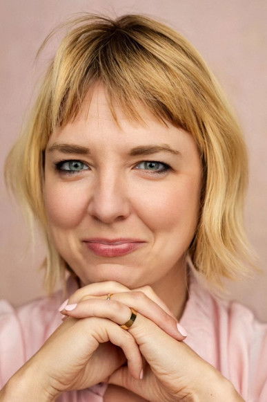 Поллй Беннетт