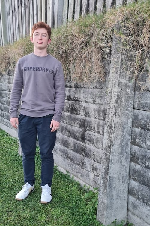 Jамес Ехрат