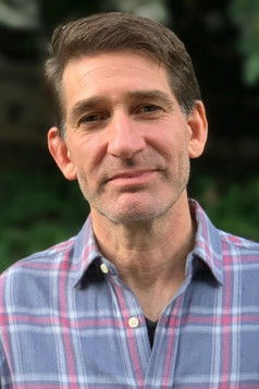 Арнон Манор