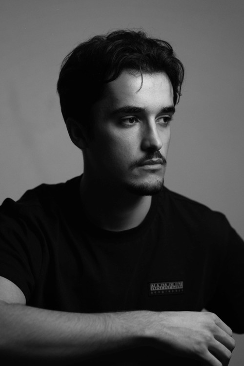 Елиотт Тхорé