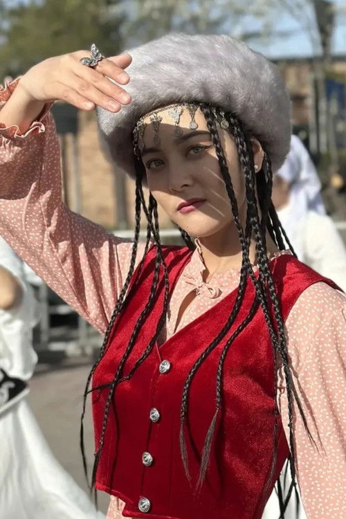 Айчолпон Курманбекова