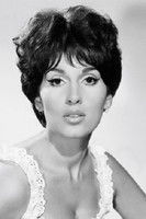 Йвонне Ромаин