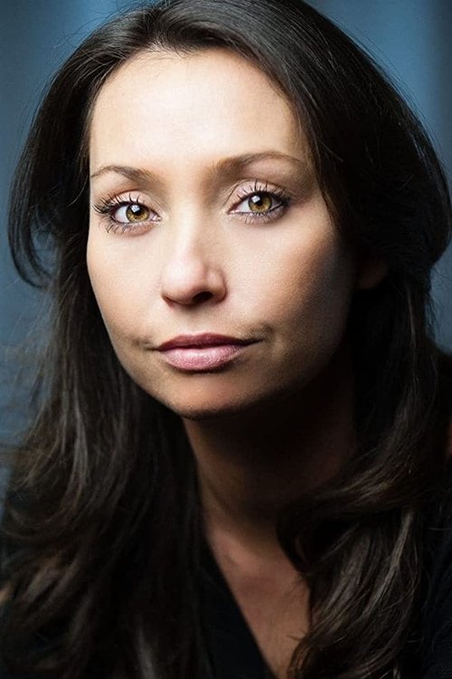 Луцинда Рходес Тхакрар