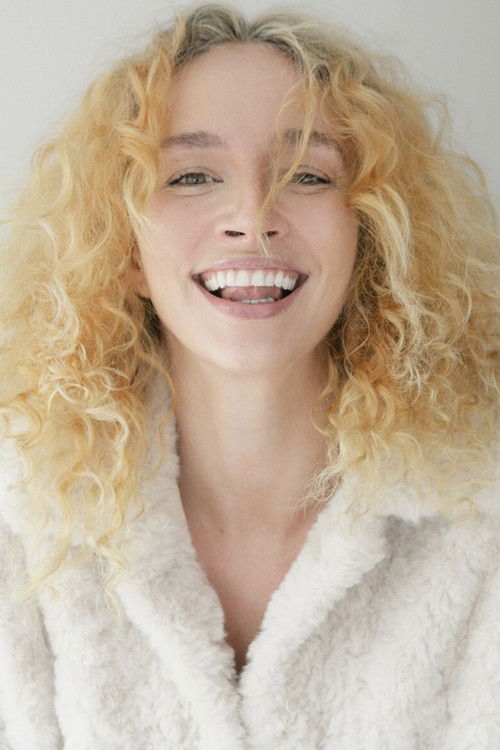 Jулиана Лоуренçãо