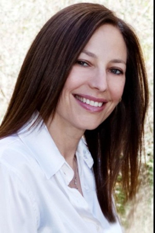 Лаура Енгел