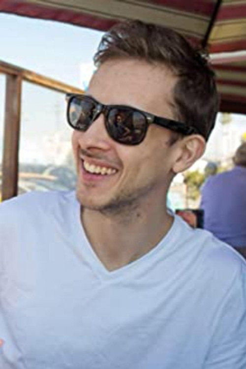 Луцас Наварро