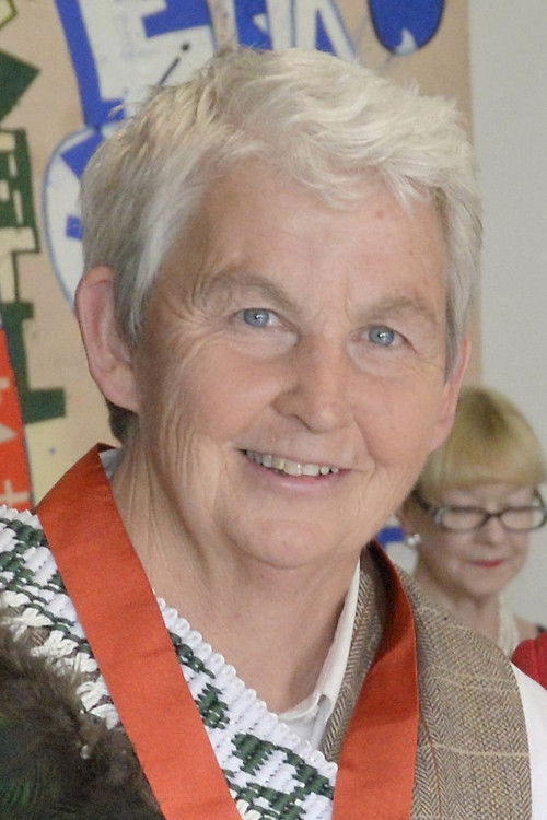 Даме Jоолс Топп