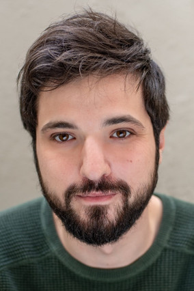 Небли Басани