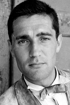 Пиотр Комороwски