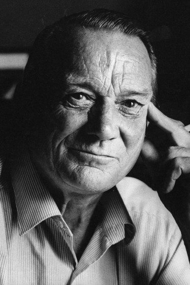 Денхолм Эллиотт