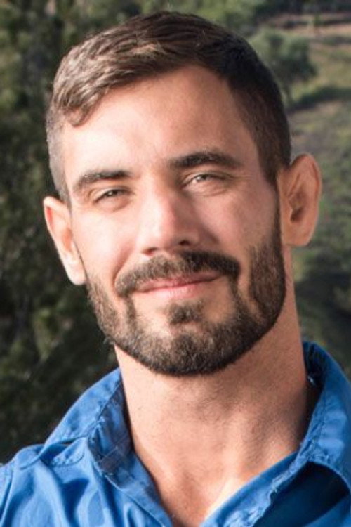 Дустин Неаце