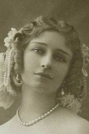 Геневиèве Виx