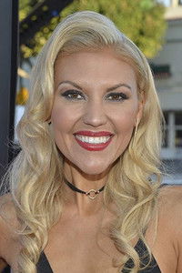 Андреа Логан Wхите