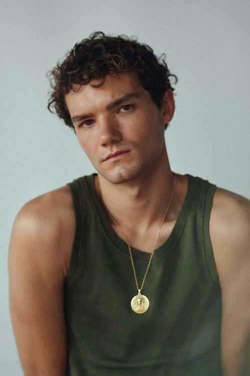 Арнау Мáрqуез