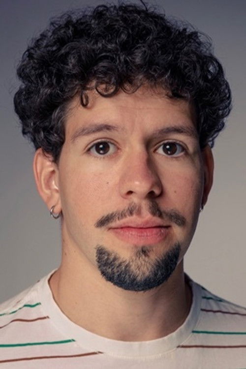 Цаел Бенíцио