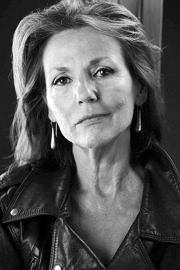 Исабел Реqуена