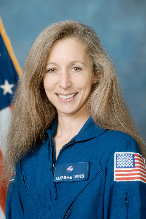  Марша Айвинс