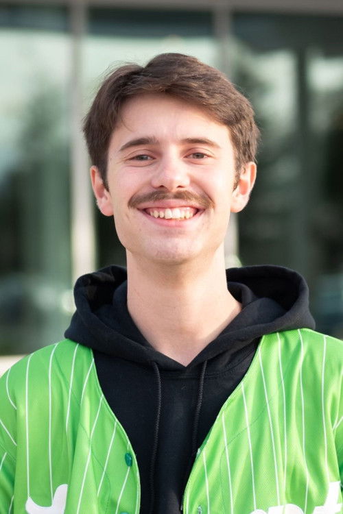 Алеx Баркер