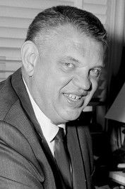  Джордж Брунс