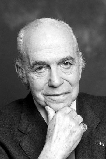 Роберт Мануел