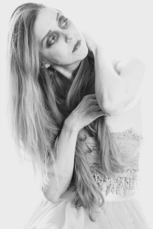 Мониqуе Амадо